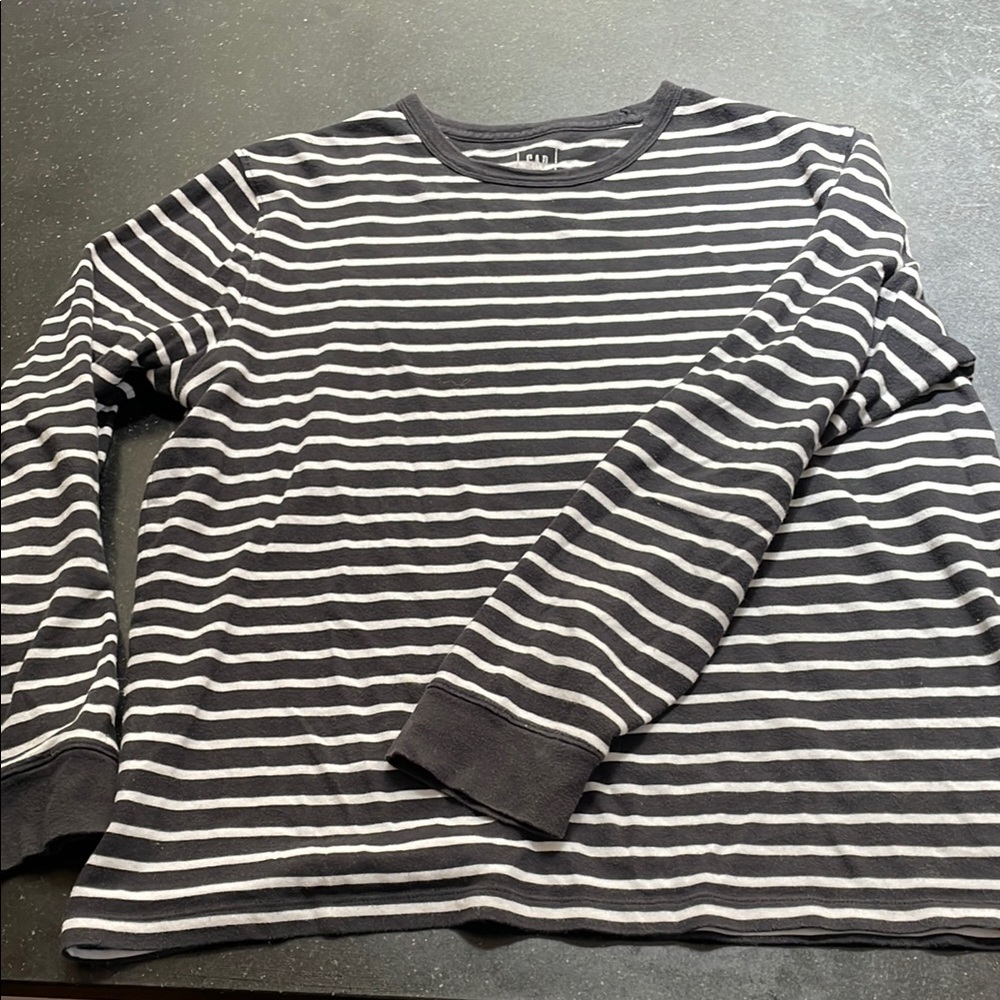 Gap Black and White Long Sleeve Tee Classic Stripes